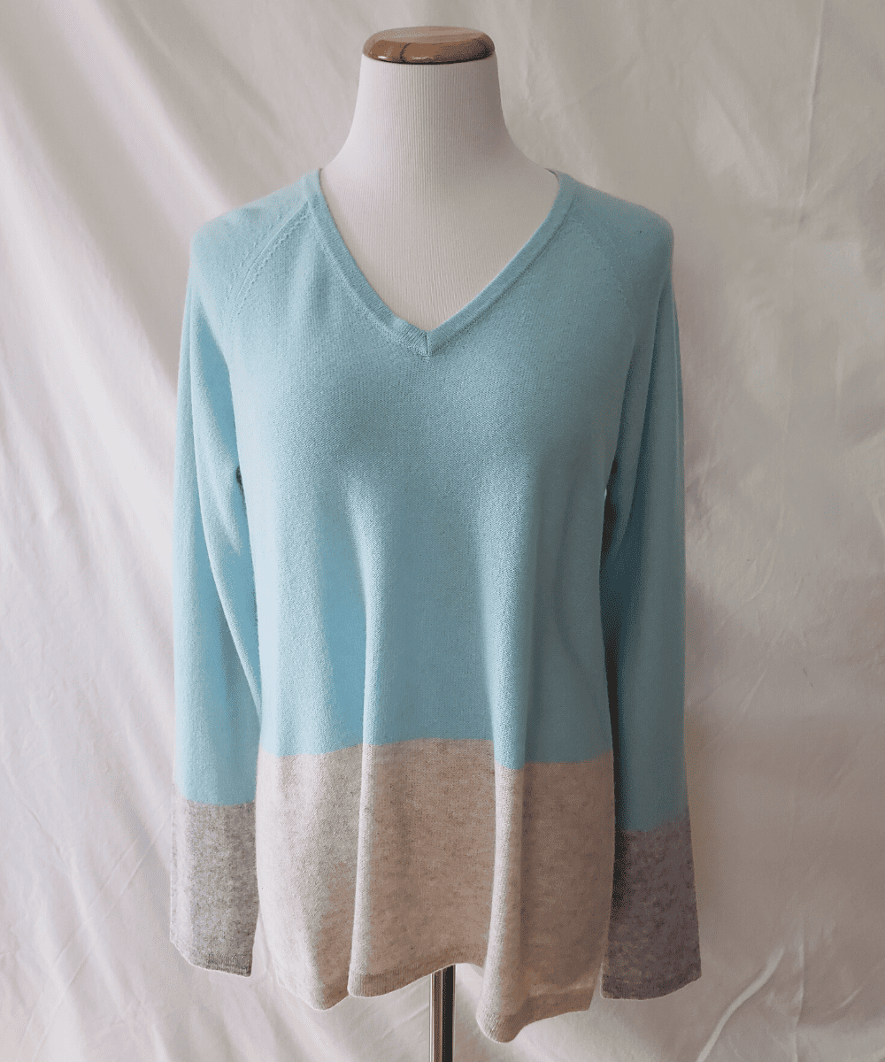 Kinross Oasis Desert Fossil Colorblock Vee Sweater